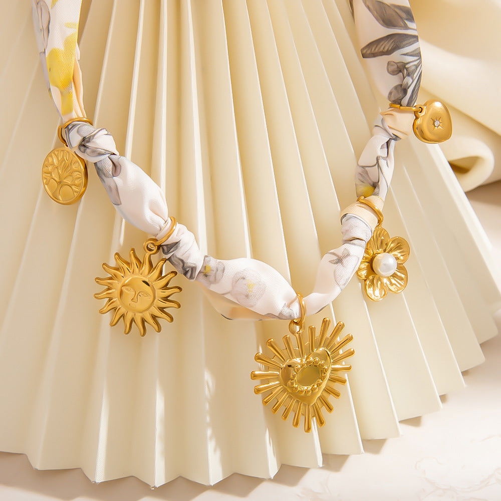 Heart Sun Pendant Necklace Lightweight Luxurious Style