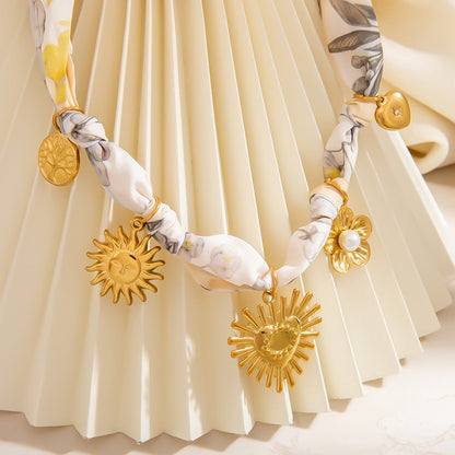 Heart Sun Pendant Necklace Lightweight Luxurious Style