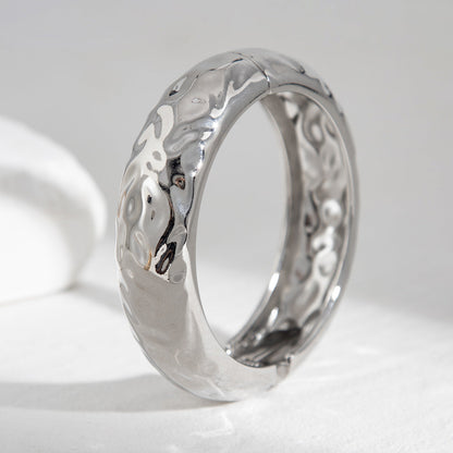 Stylish Leaf Pattern Bracelet Unique Open Cuff Bangle for Women