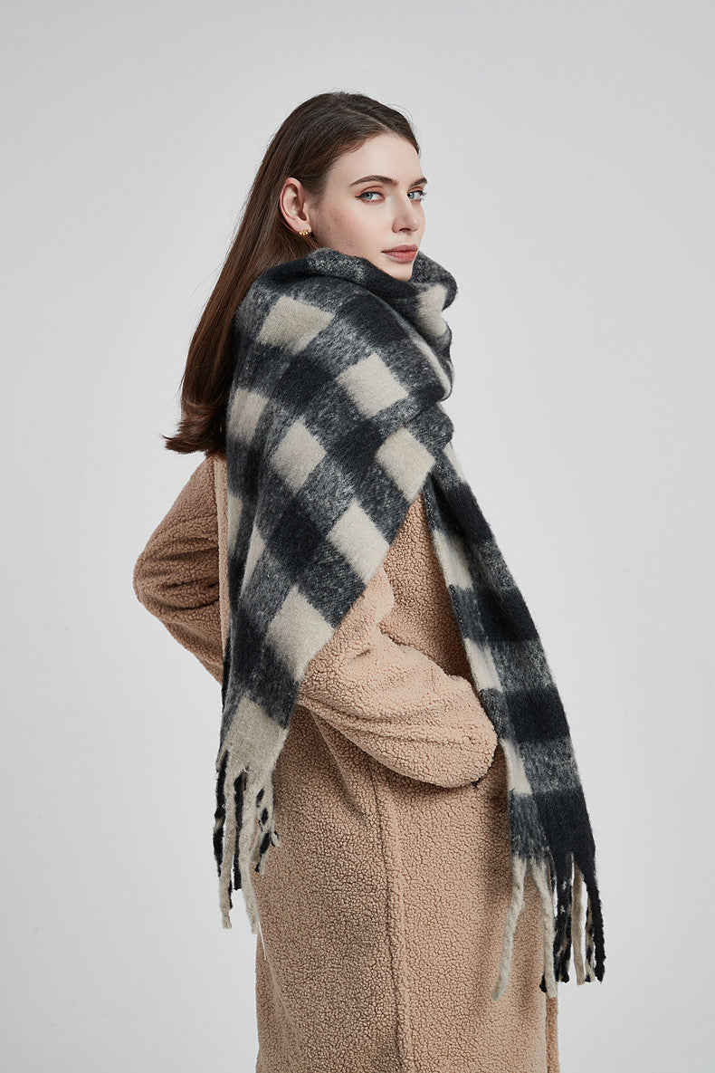 Plaid Contrast Color Tassel Scarves