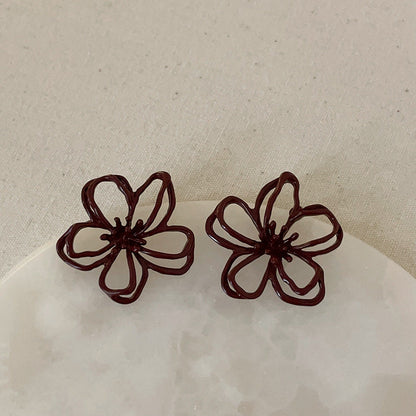 Elegant Hollow Out Flower Stud Earring