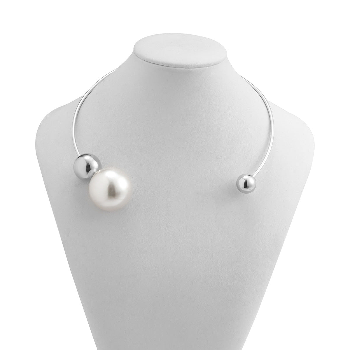 Trendy Asymmetrical Metal Circle Choker Necklace With Imitation Pearls