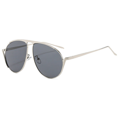 Trendy Oversized Sunglasses UV400 Protection Metal Frame