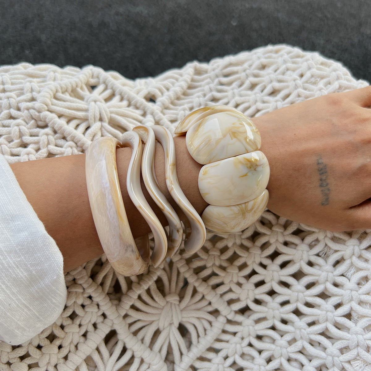 Artistic Wave-Shaped Bracelet Unique Design Elastic Bangle