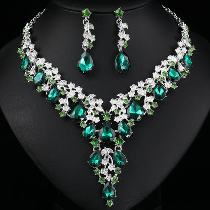 Elegant Floral Necklace and Earring Set in Alloy