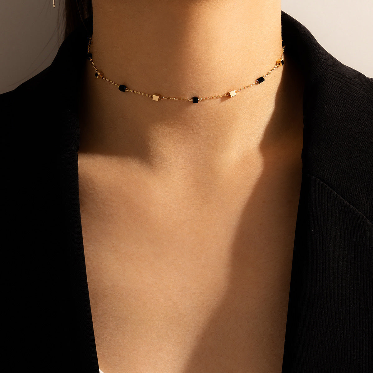 Trendy Minimalist Beaded Necklace With Resin Pendant