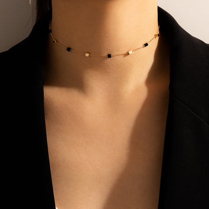 Trendy Minimalist Beaded Necklace With Resin Pendant