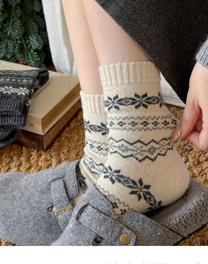 Vintage Snowflake Print Thicken Warm Crew Socks