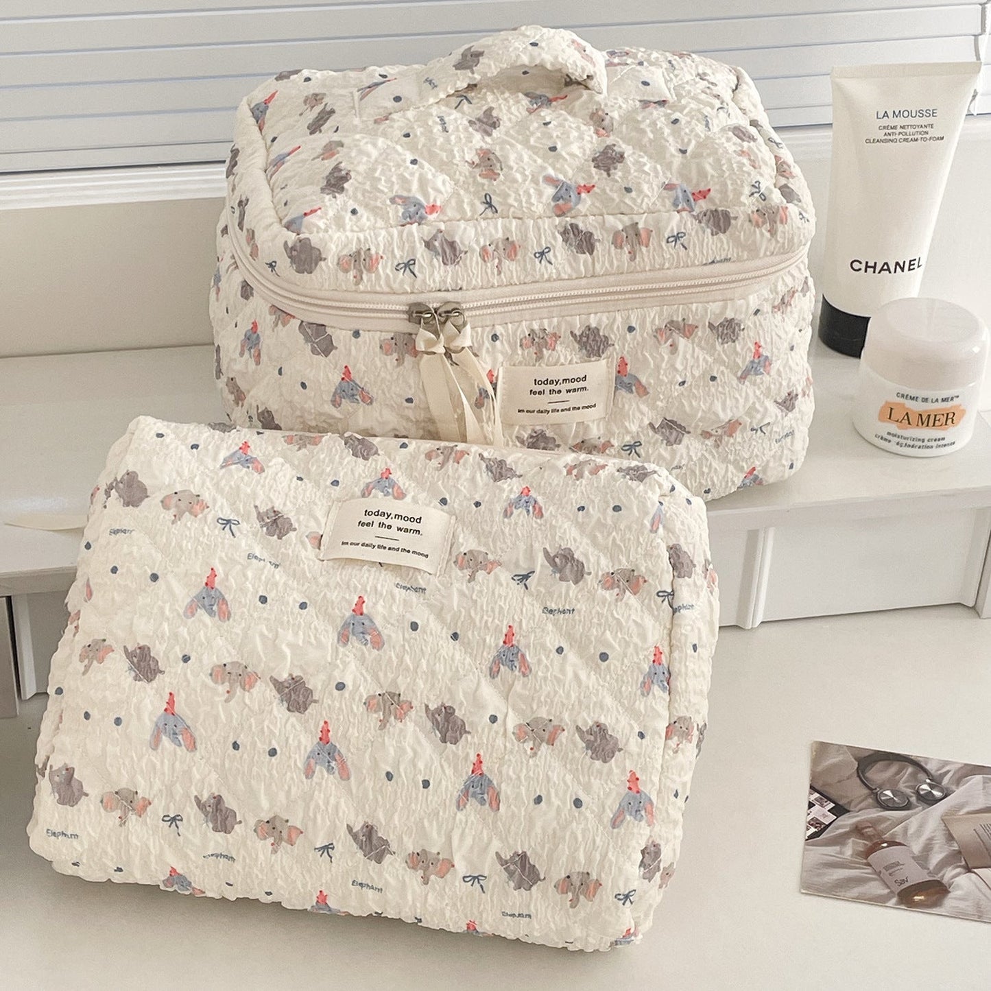 Red Hat Elephant Cosmetic Bag Cute Travel Organizer