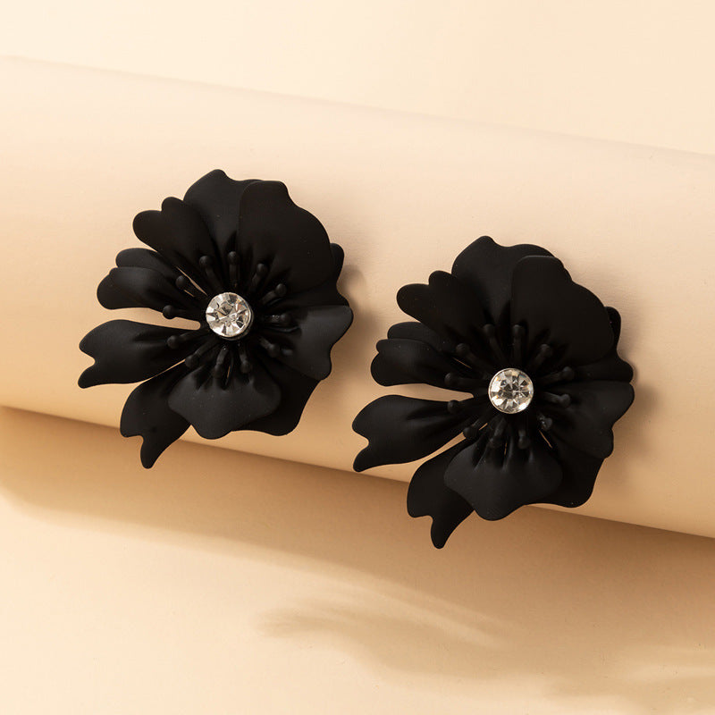 Chic Floral Pearl Earrings Stylish Alloy Flower Studs