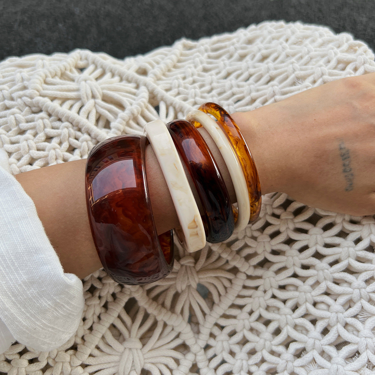 Irregular Geometric Ombre Acrylic Wide Bracelet Stylish Resin Thin Bangle