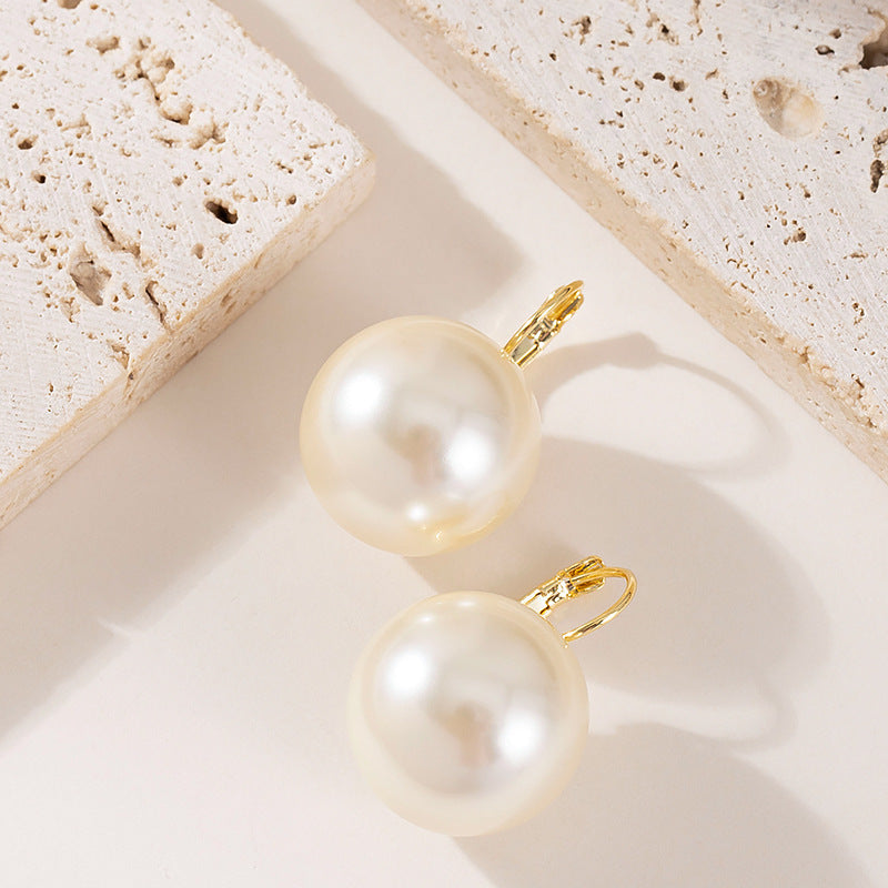 Chic Elegant Pearl Stud Earrings Geometric Design