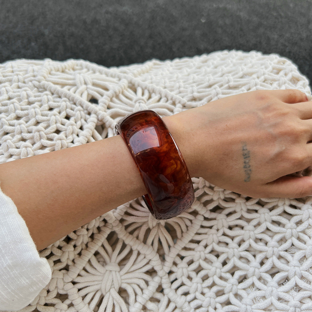 Irregular Geometric Ombre Acrylic Wide Bracelet Stylish Resin Thin Bangle