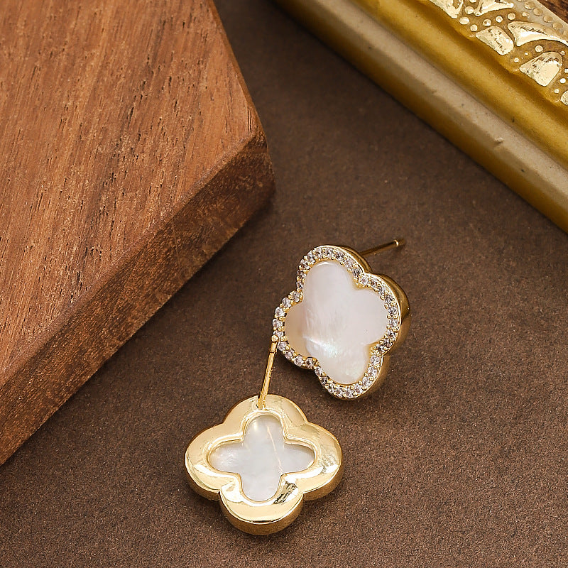 Elegant Clover Shell Earrings With Zirconia In Silver