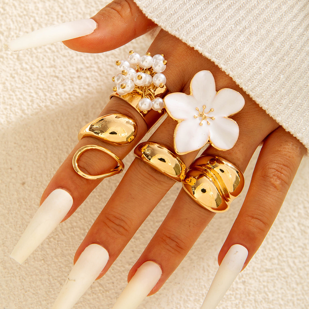 Geometric Baroque Pearl Ring Set With Floral Design