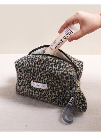 Fuzzy Leopard Print Portable Storage Bag