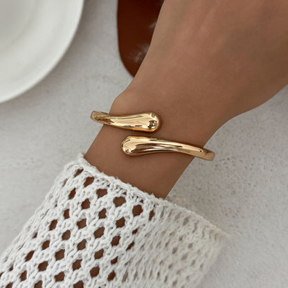 Liquid Metal Pleated Bracelet Trendy Spring Bracelet for Women