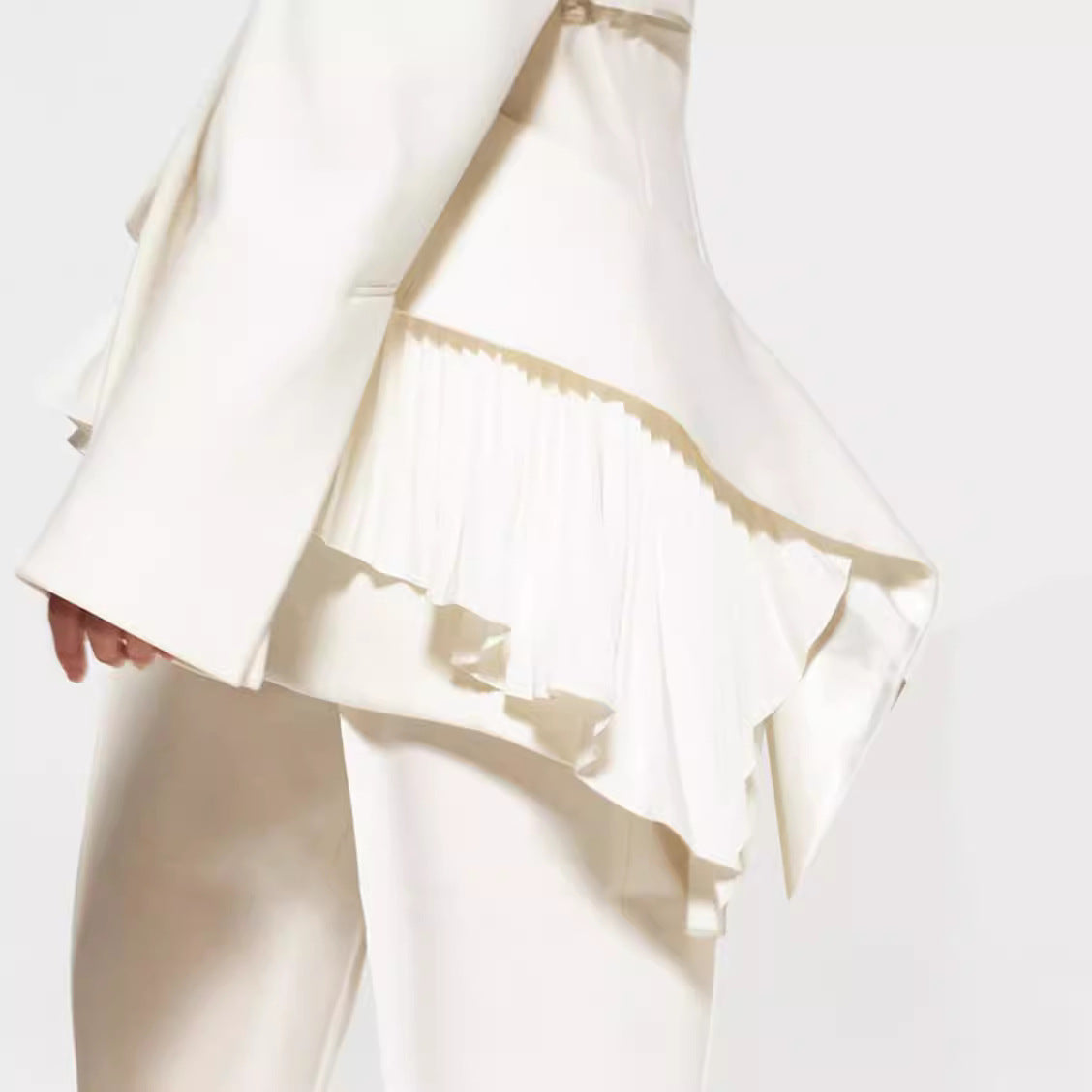 Chic Design Blazer For Women With Pleated Detailing