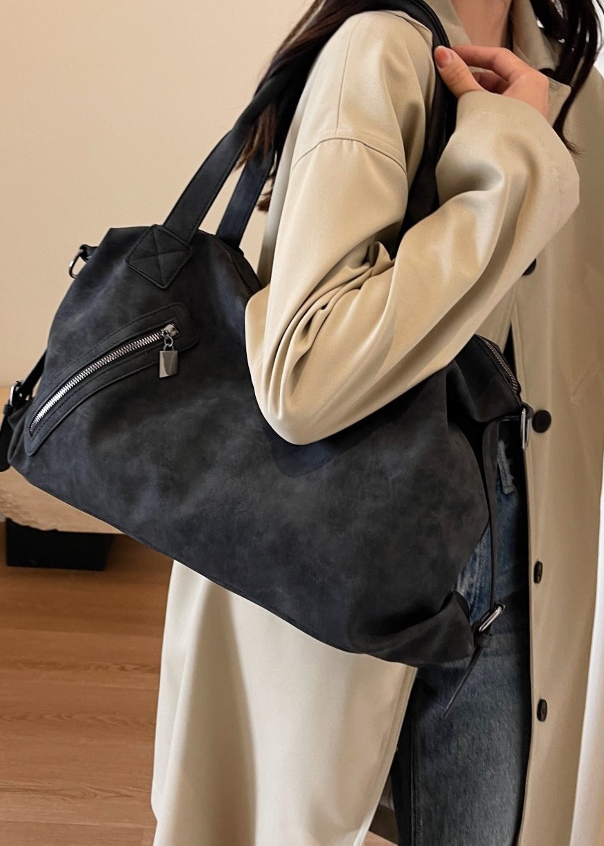 Leather Shoulder Bag Vintage Style With Multiple Compartments
