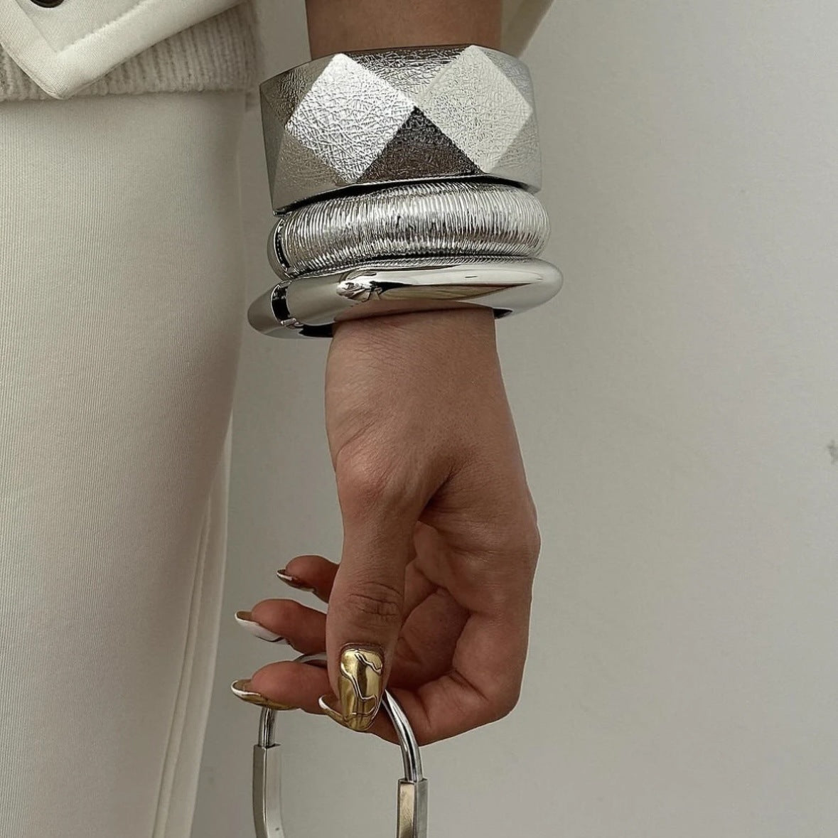 Stylish Chunky Wide Bangle Bracelet