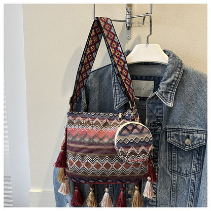 Ethnic Style Large Capacity Shoulder Bag Trendy Fringe Crossbody Bag