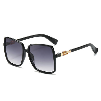 Trendy Oversized Fashion Sunglasses with Colorful Lens