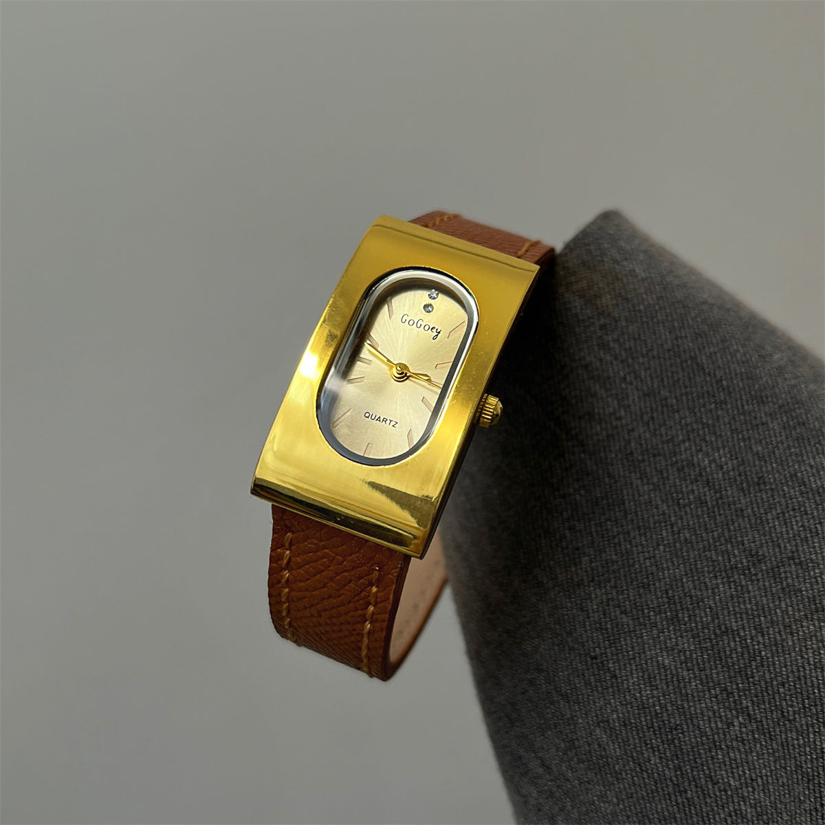 Retro Gold Tone Rectangle Quartz Watch