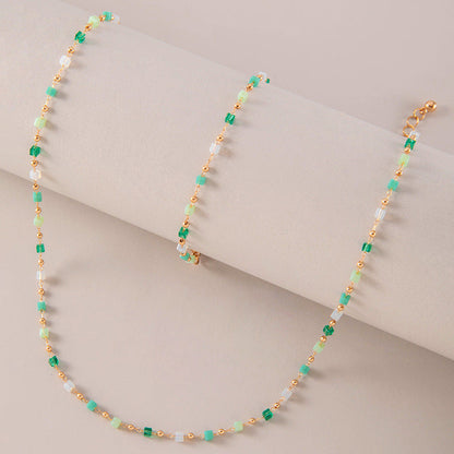 Trendy Minimalist Beaded Necklace With Resin Pendant
