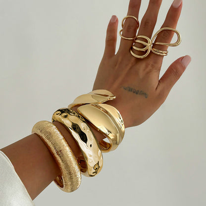 Stylish Leaf Pattern Bracelet Unique Open Cuff Bangle for Women