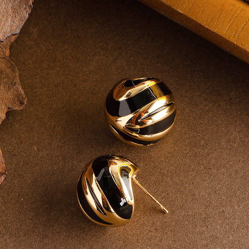 Geometric Zebra Print C-Shaped Earrings With Silver Pins