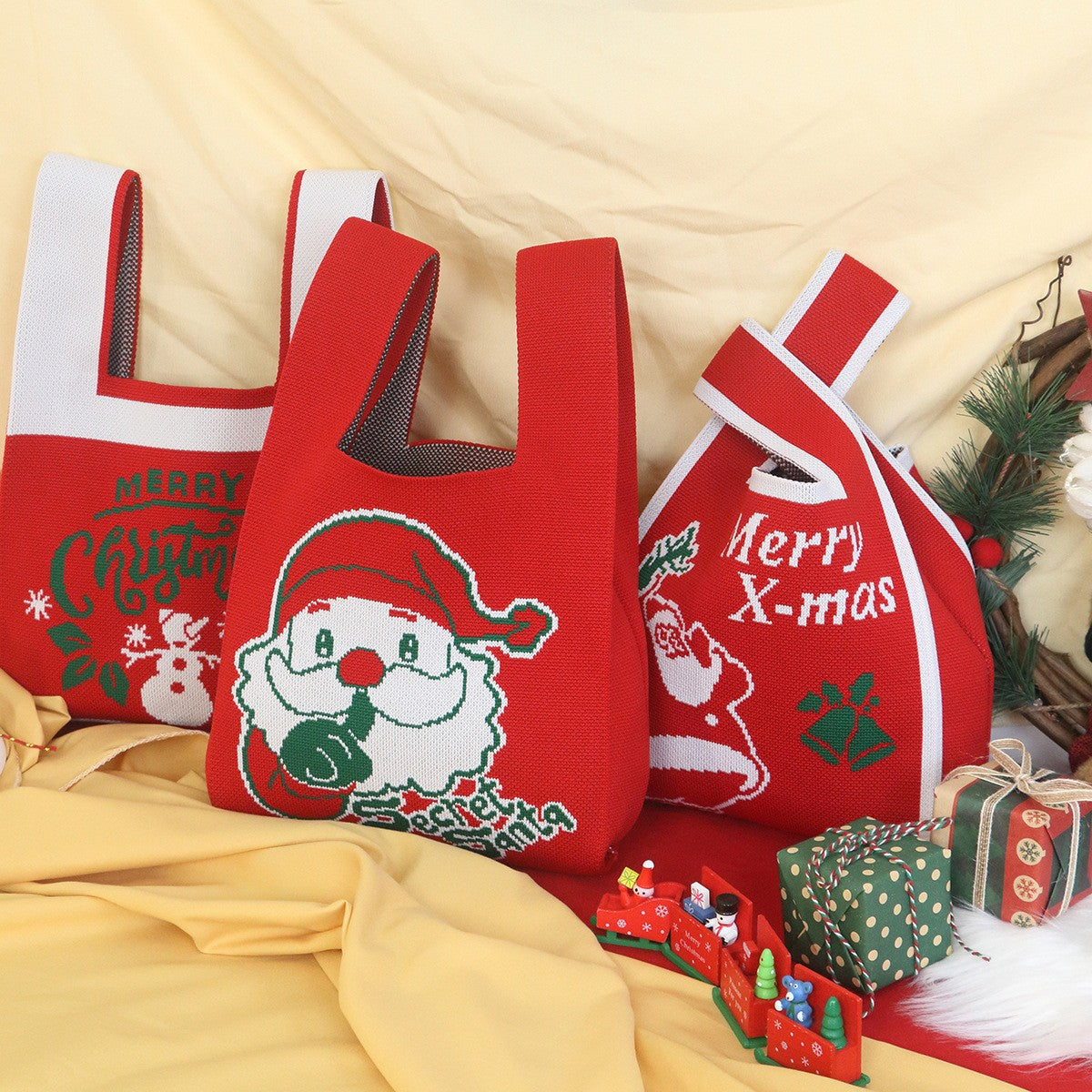 Merry Christmas Wristlet Knit Gift Bag