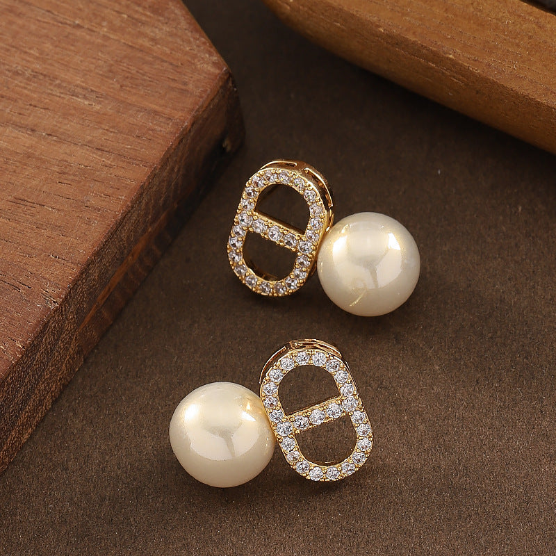 Stylish Zircon Letter Cd Pearl Earrings Simple Design With Silver Posts