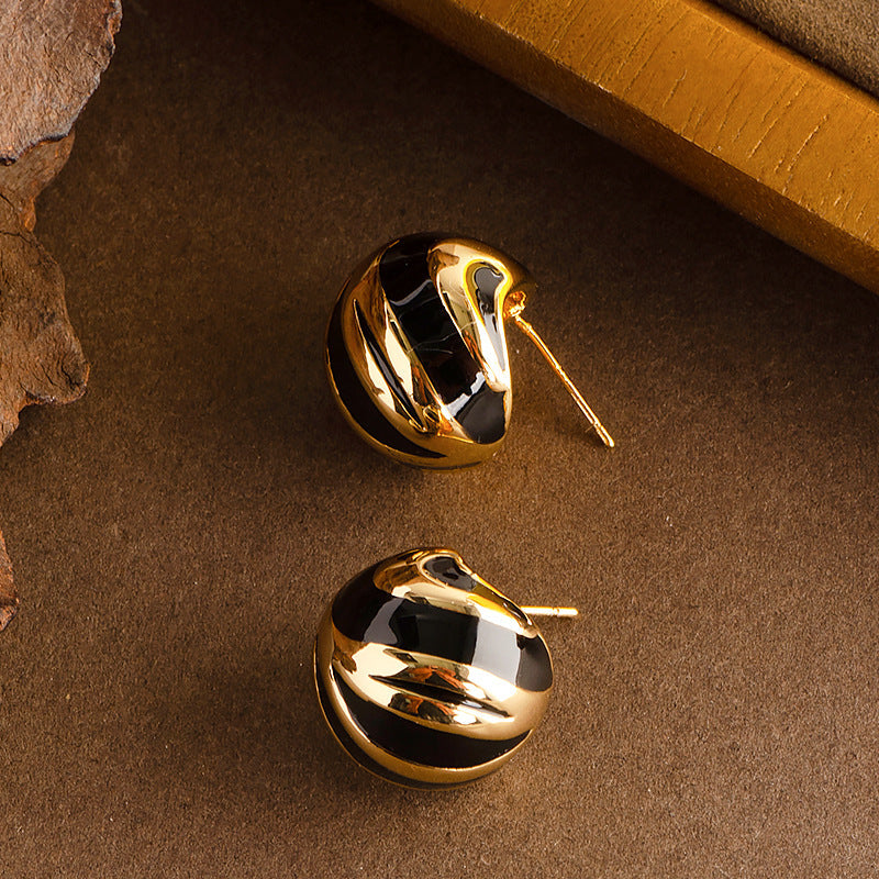 Geometric Zebra Print C-Shaped Earrings With Silver Pins