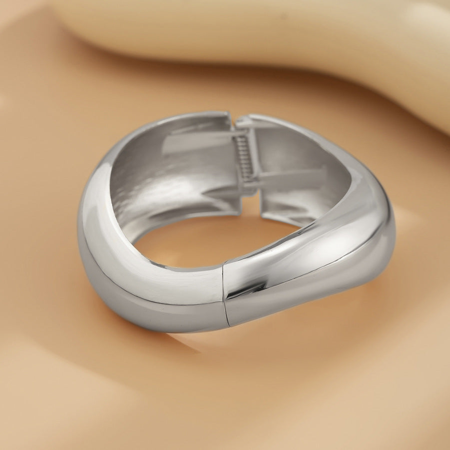 Exaggerated Irregular Curved Polished Alloy Bracelets Set