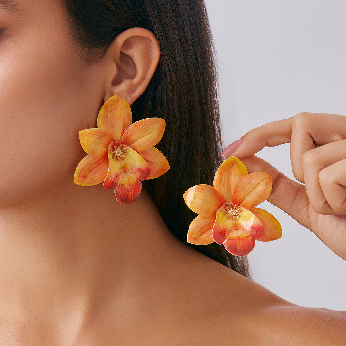 Flower Choker Necklace With Artisan-Style Fabric Design