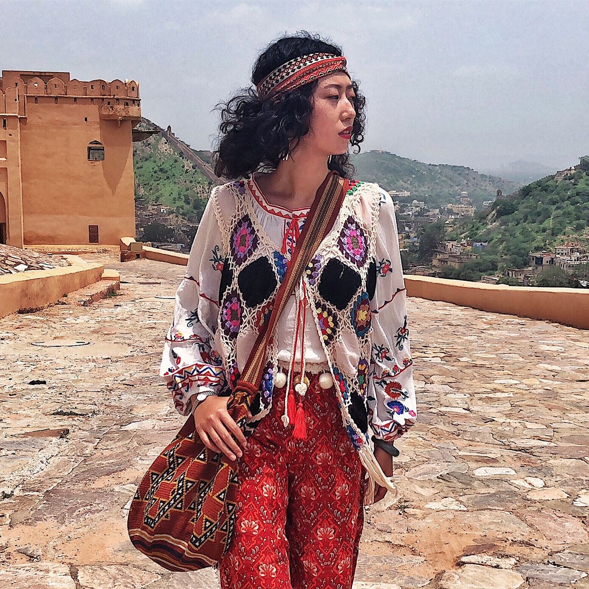 Retro Ethnic Embroidery Exotic Loose Lantern Sleeve Fringed Top