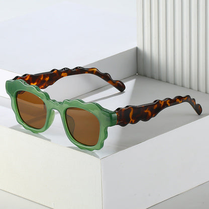 Women's Trendy Wave Sunglasses Retro Oversized UV400 Protection
