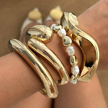 Trendy Metal Droplet Bracelet With Irregular Faux Pearl Accents