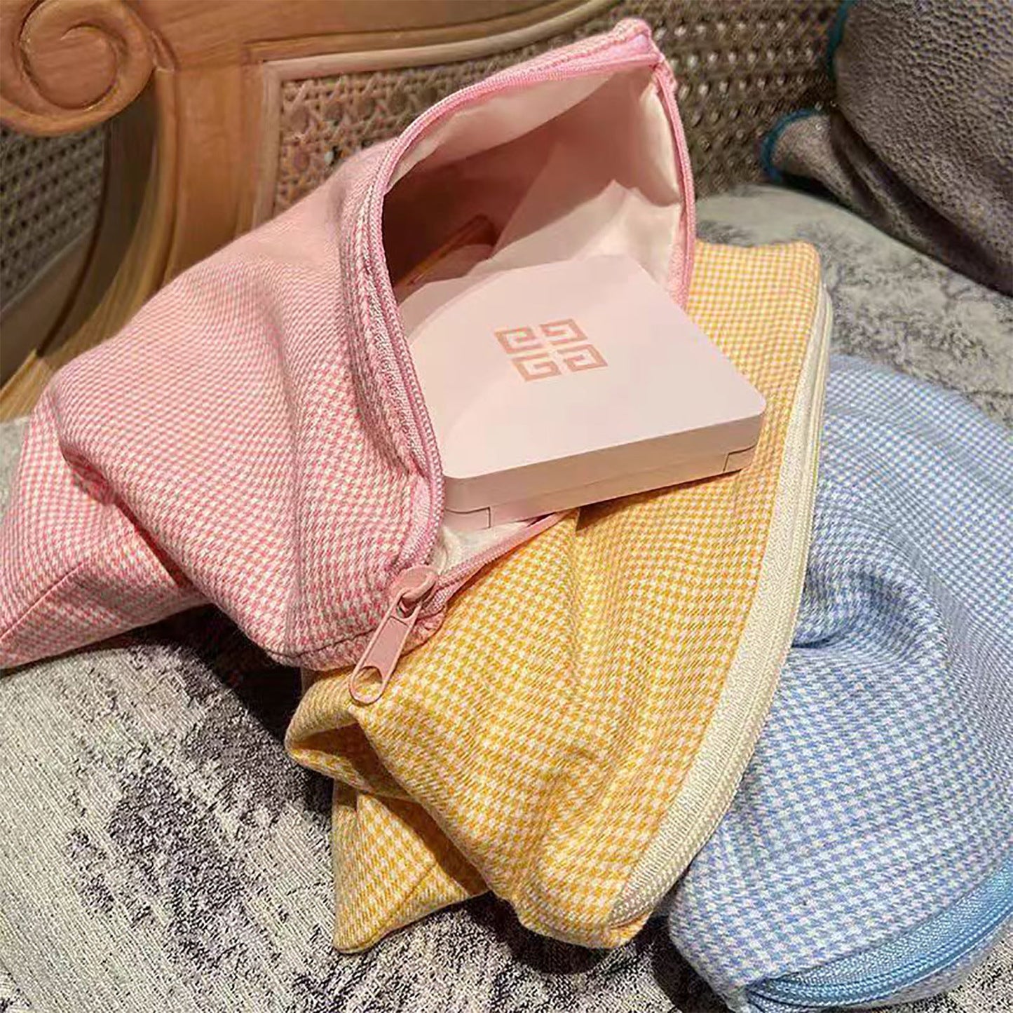 Trendy Checked Makeup Bag Portable Travel Toiletry Organizer