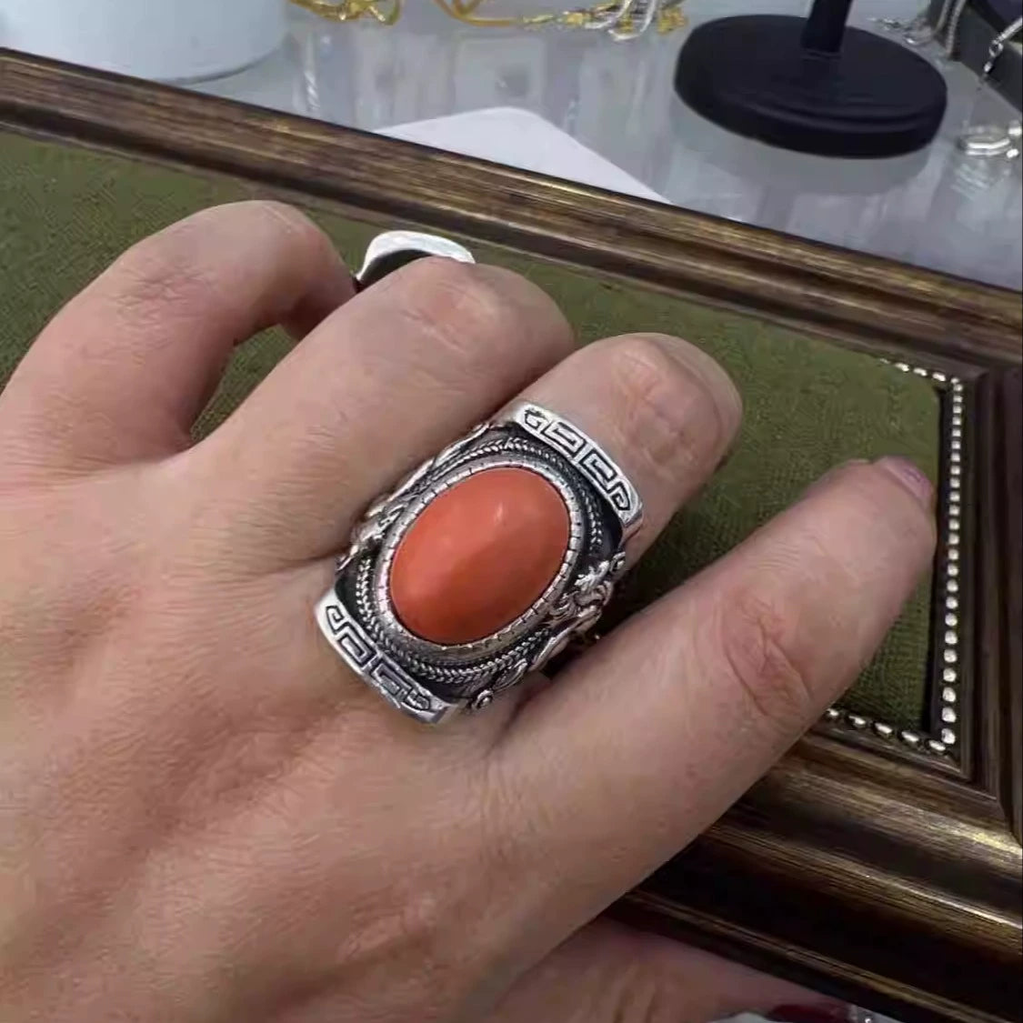 The Latest Tibetan Element Ring, Large Oval Retro Saddle, Back-Shaped Ethnic Style Fashion Ring