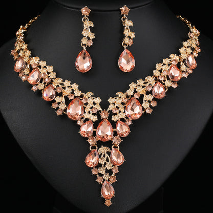 Elegant Floral Necklace and Earring Set in Alloy