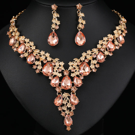 Elegant Floral Necklace and Earring Set in Alloy