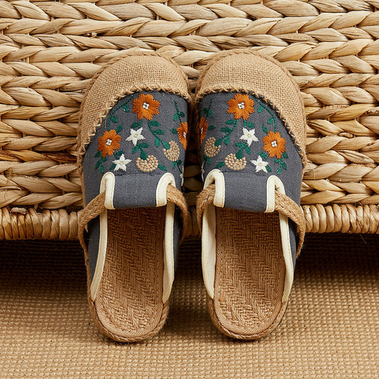 New Ethnic Style Embroidered Shoes Flat Low-Cut Ladies Cloth Shoes Embroidered Elegant Shoes