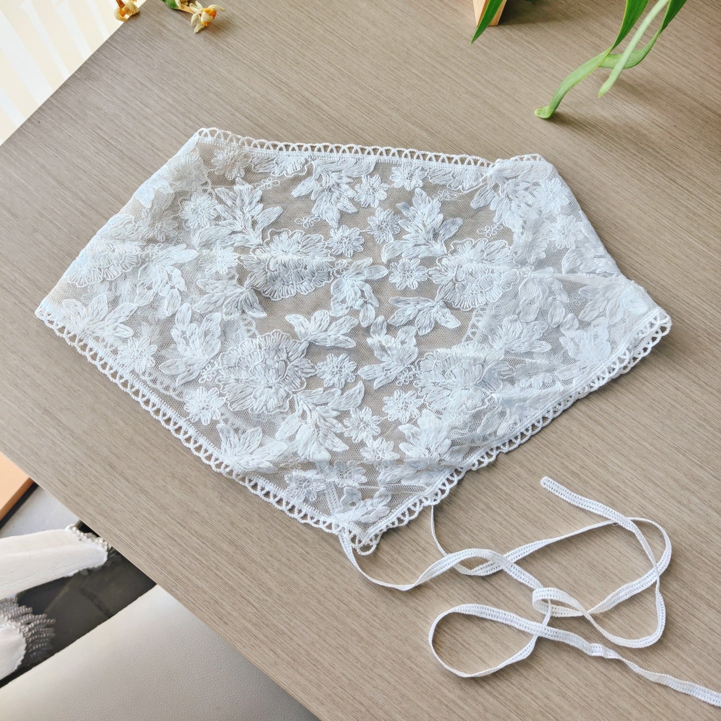 Haila - Summer Beige Lace Headscarf