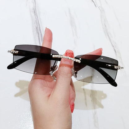 Trendy Square Sunglasses With Diamond Cut Frame