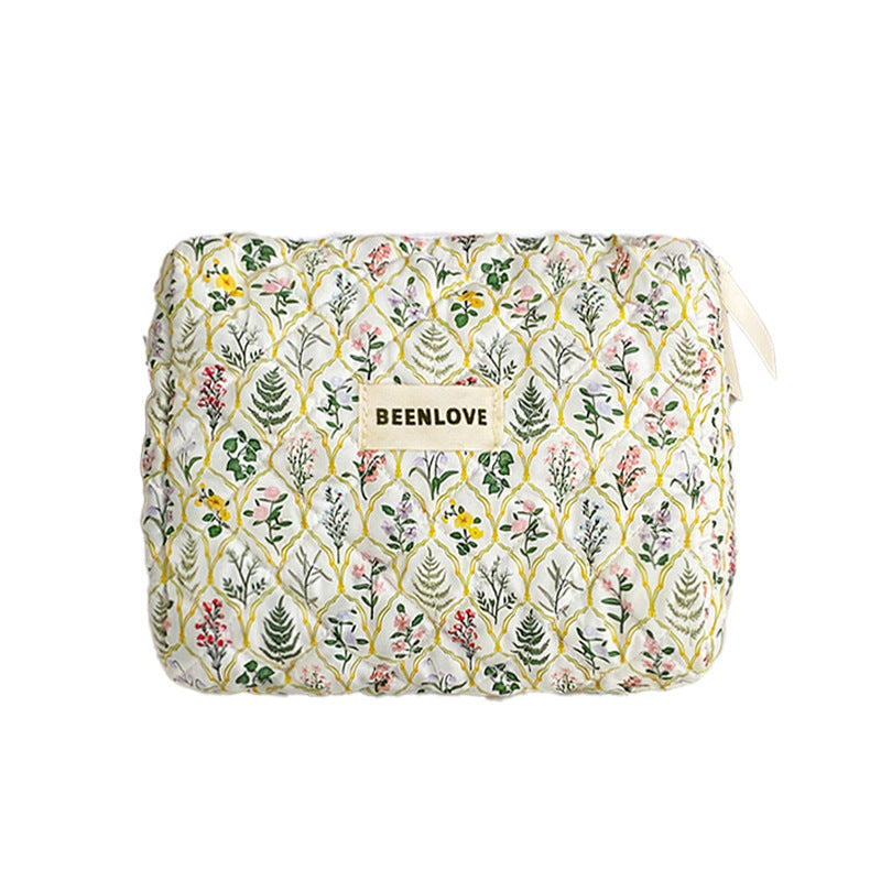 Simple Flower Print Quilted Portable Makeup Bag