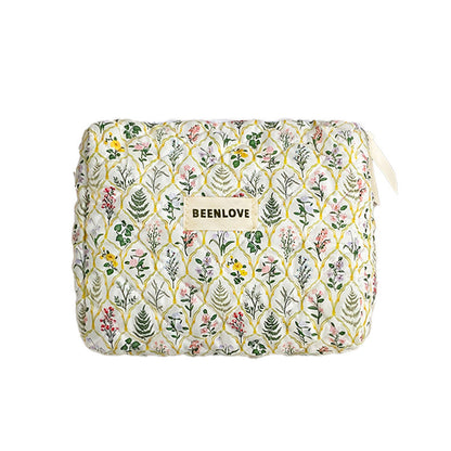 Simple Flower Print Quilted Portable Makeup Bag