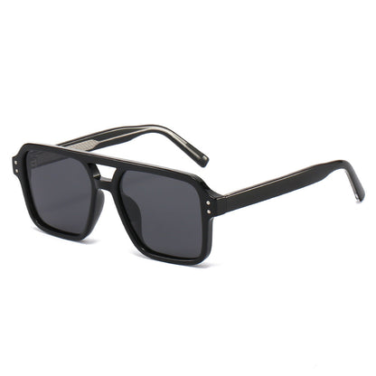 Trendy Polarized Rectangular Sunglasses for Fashionable Outfits