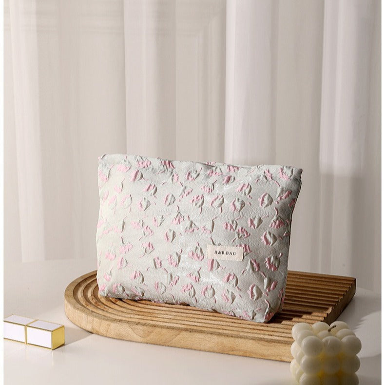 Simple FloralÂ Jacquard Sweet Cosmetic Bag