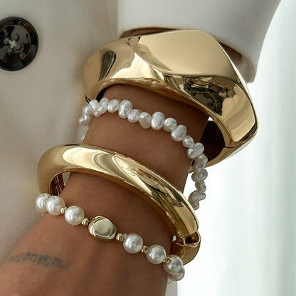 Fashionable Oval Arc Shaped Bracelet Set Premium Zinc Alloy